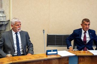 PŘEHLEDNĚ: Jak se může vyvíjet válka mezi Hradem a vládou? Nabízí se další fronty - Novinky